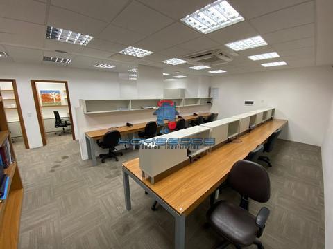 Conjunto de salas em condomínio corporativo em Campinas/Sousas com 140m² Mobiliado e Pronto para Operar.